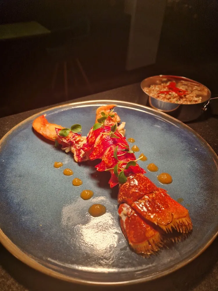 Homard Entier Cuit À Base Température Dans la Beurre Du Beurre de Homard